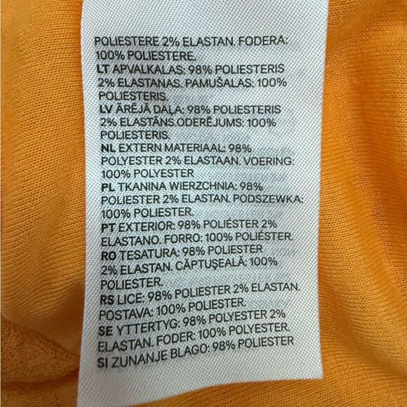 H&M Divided Orange Off-Shoulder Crop Top Size Small Like New Trendy 🌸 - Picture 6 of 9